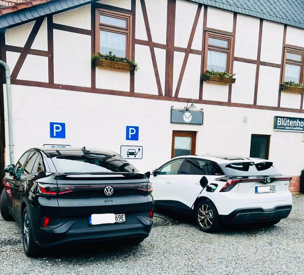 Blütenhotel Village Marburg Exterior foto